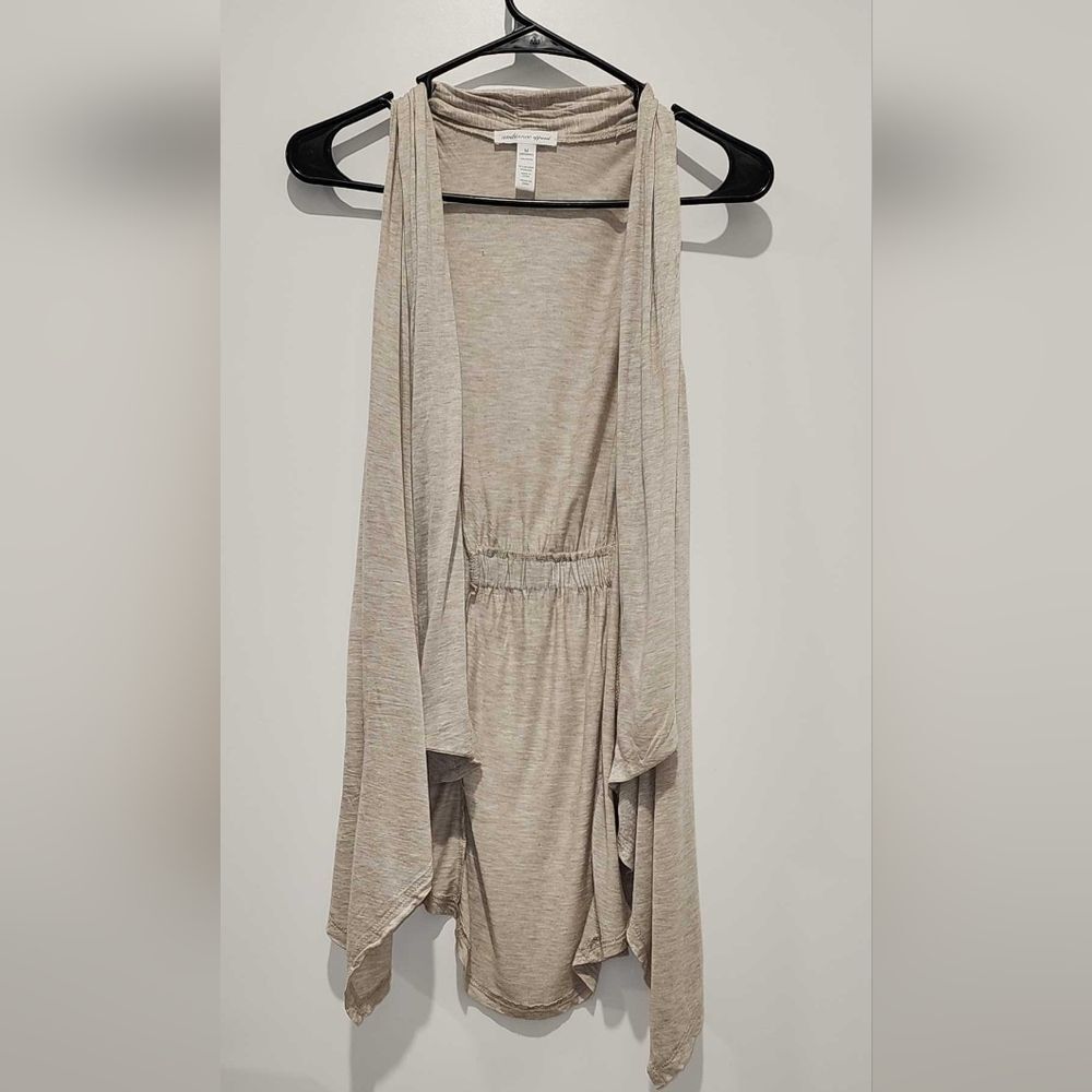 ✨️NWT Ambiance Beige Rayon Sleeveless Shrug - Medium